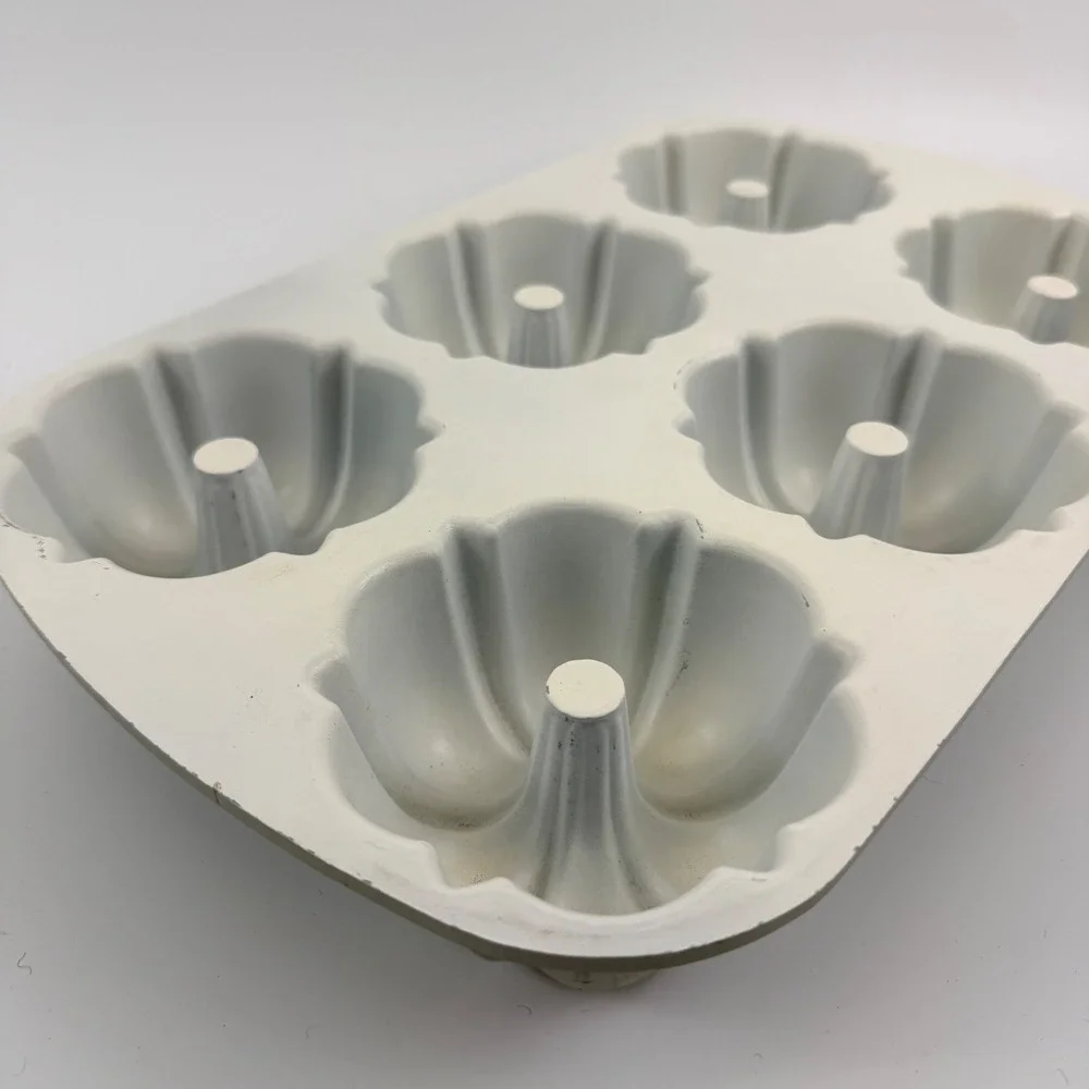 Vintage Nordic Ware Avocado Bundt-Lette Pan w/ Box Mini Bundt Cakes